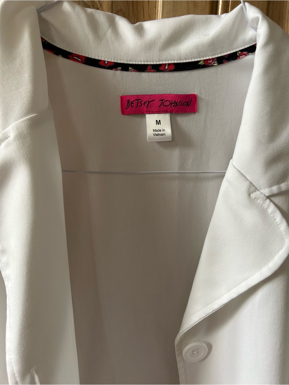 Betsey Johnson 3-pocket Lab Coat White